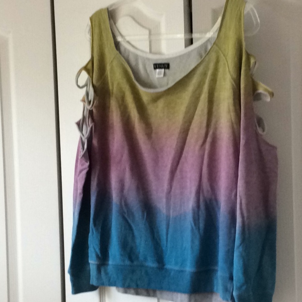 Cut out sleeve sweatshirt